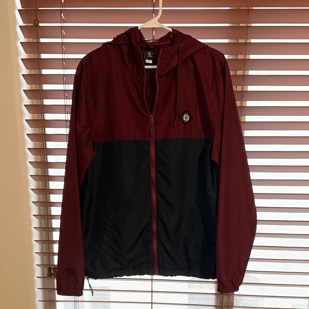 SUN DIEGO ☀️ Maroon and navy Windbreaker with Hood and Zip-Up Design